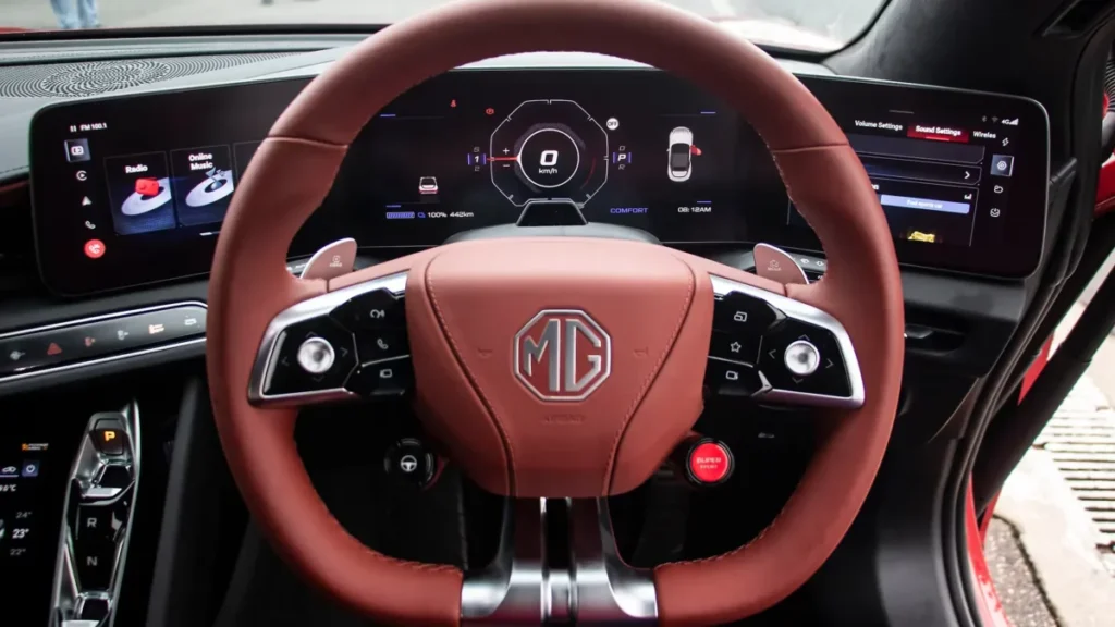 mgcybersterinteriorsteeringwheel